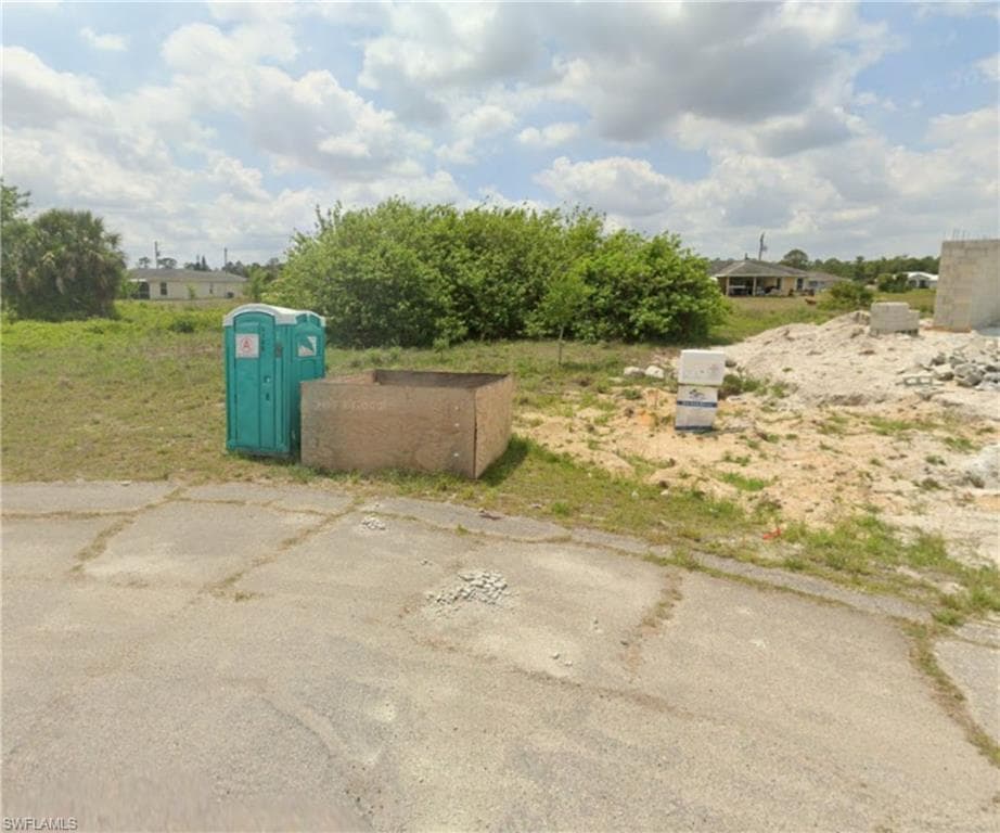 7013 Cape CT LABELLE, FL 33935
