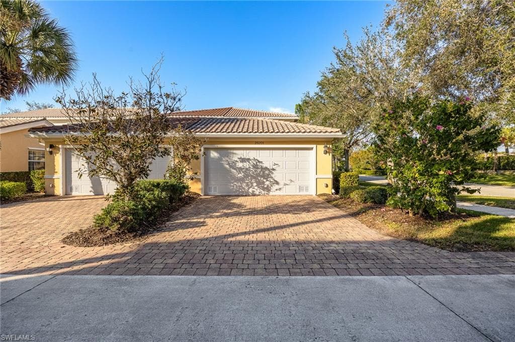 28201 Jeneva WAY BONITA SPRINGS, FL 34135