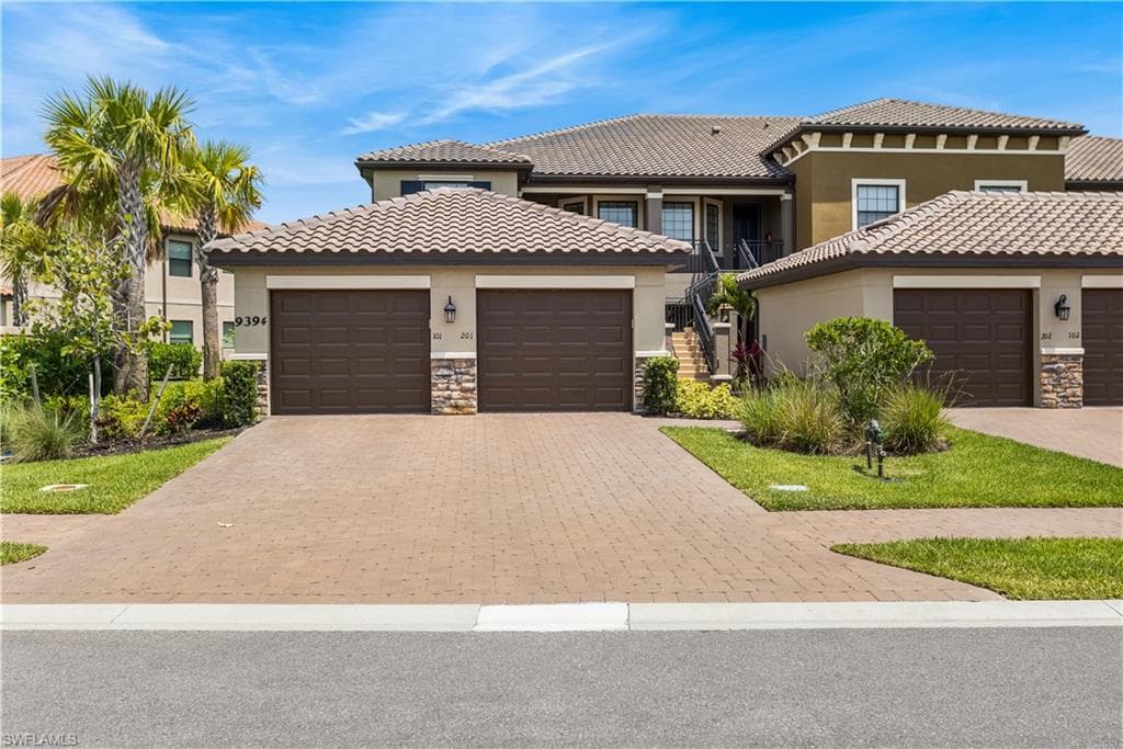 9394 Pocida CT 101 NAPLES, FL 34119