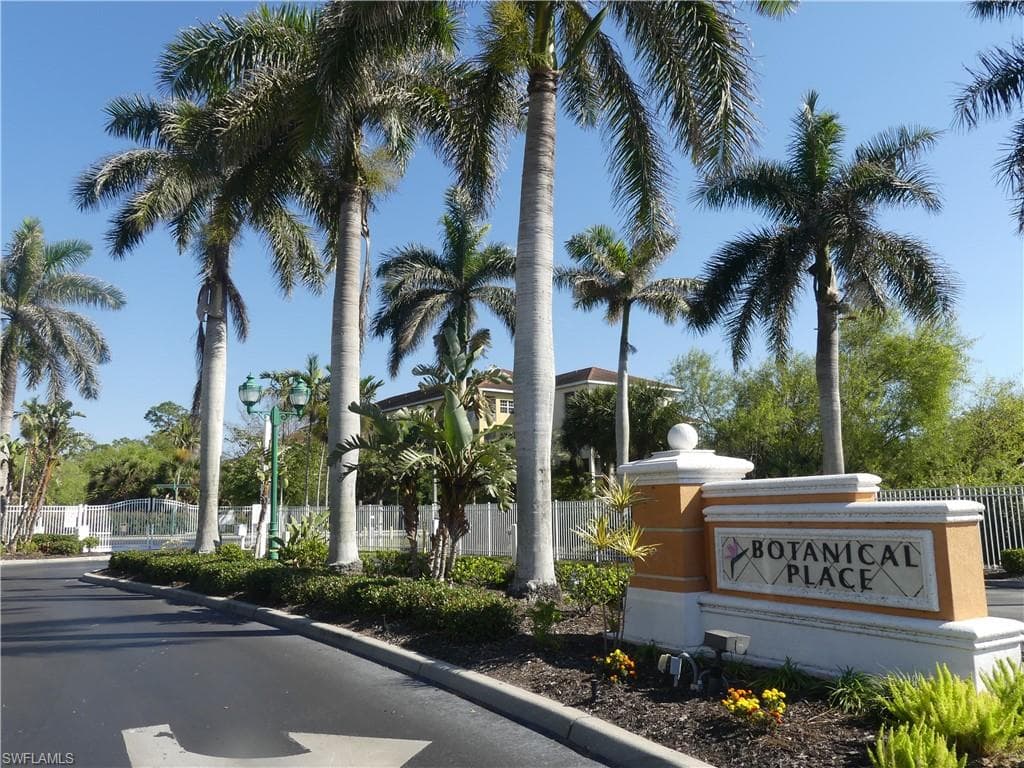 4510 Botanical Place CIR 406 NAPLES, FL 34112