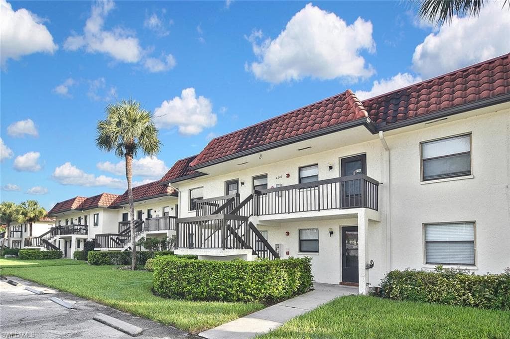 4246 27th CT SW 206 NAPLES, FL 34116