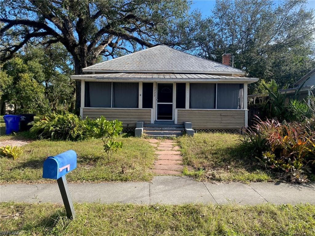 1777 Hough ST FORT MYERS, FL 33901