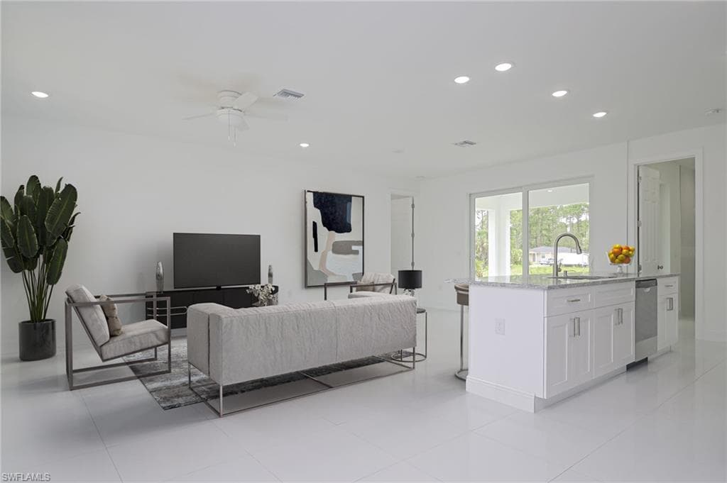 3204 54th ST W LEHIGH ACRES, FL 33971