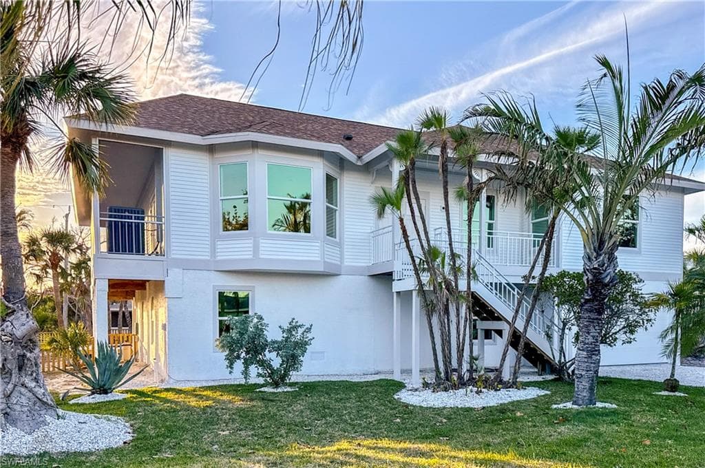 1129 Seagrape LN SANIBEL, FL 33957