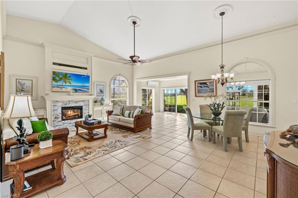 2189 PAGET CIR NAPLES, FL 34112