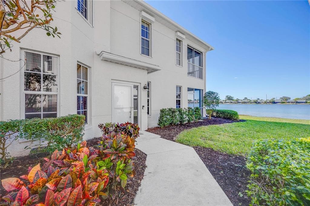 3300 Crown Pointe BLVD 102 NAPLES, FL 34112