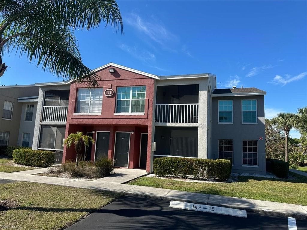 142 Santa Clara DR 16 NAPLES, FL 34104