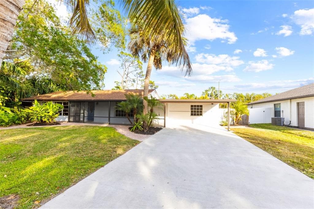 19851 Adams RD FORT MYERS, FL 33908