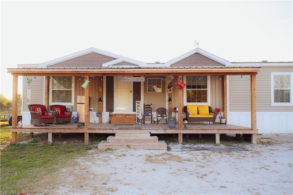 1036 Pony PL MOORE HAVEN, FL 33471
