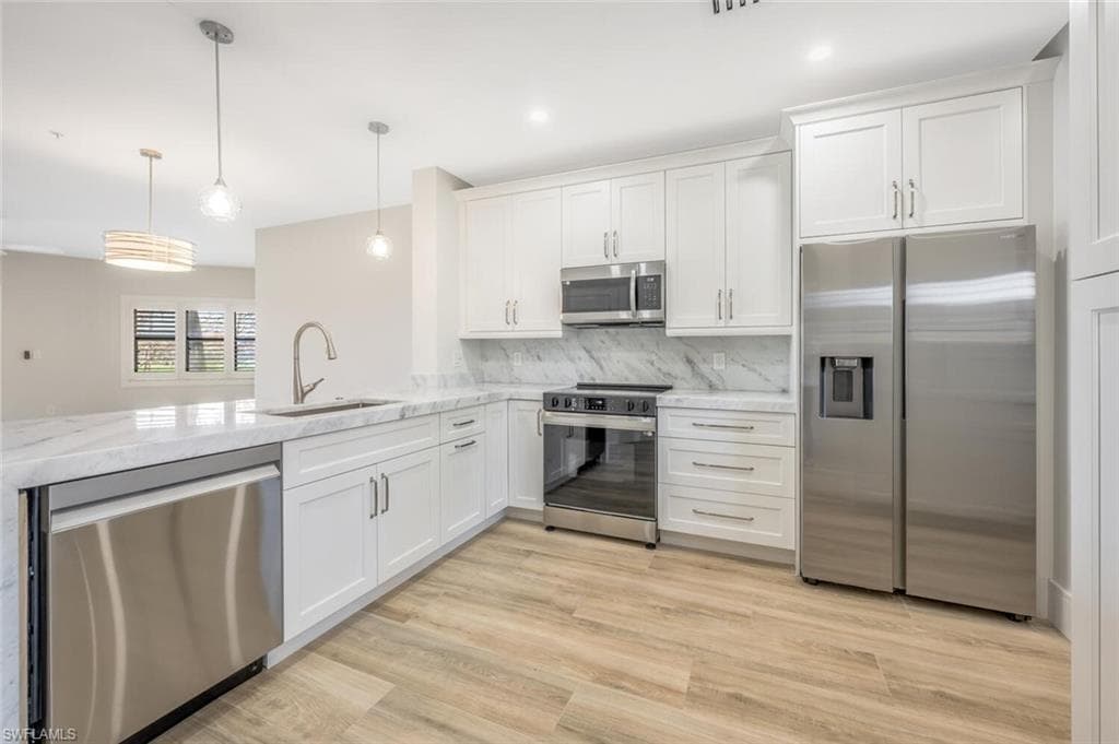 230 Vintage CIR A204 NAPLES, FL 34119