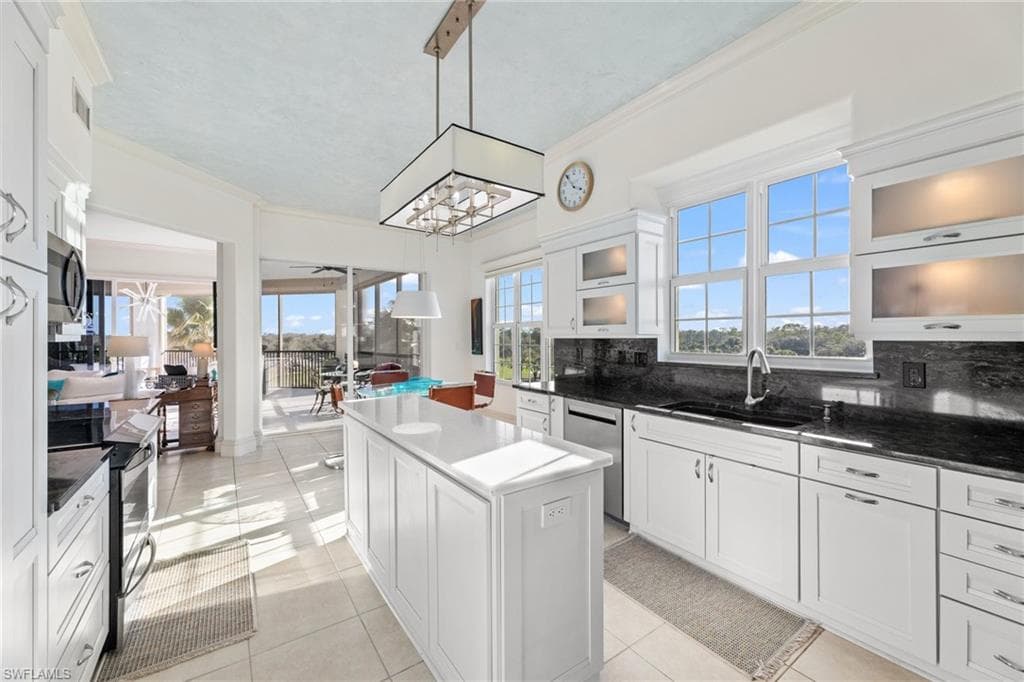 560 El Camino Real 1405 NAPLES, FL 34119