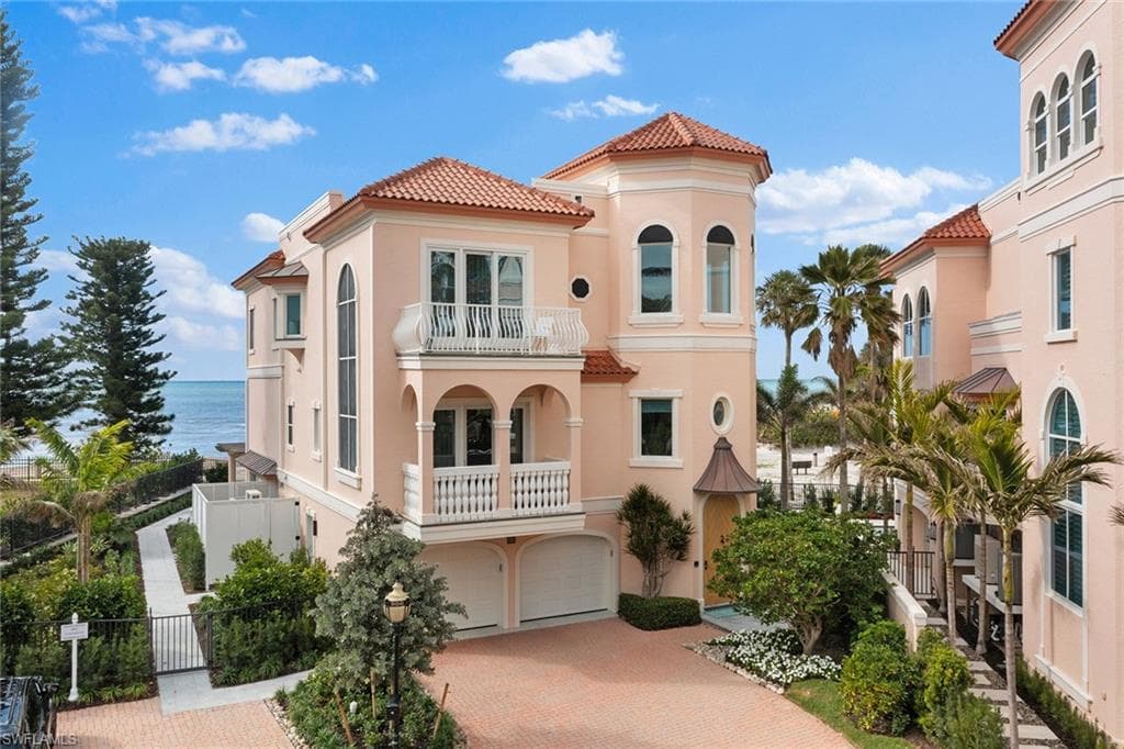 15 Casa Mar LN 2 NAPLES, FL 34103