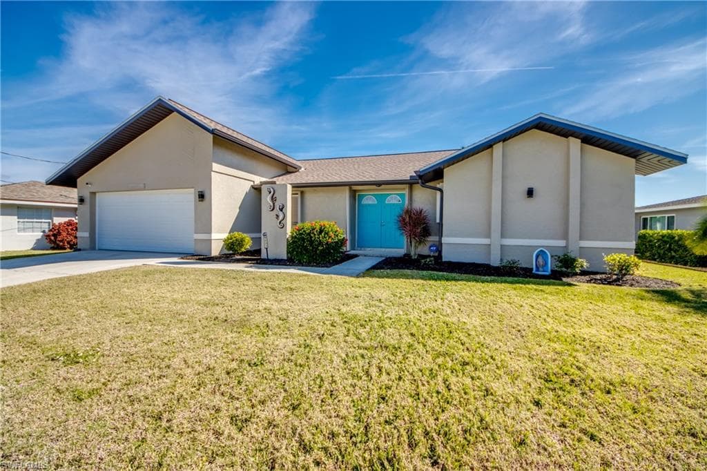 5237 Versailles CT CAPE CORAL, FL 33904