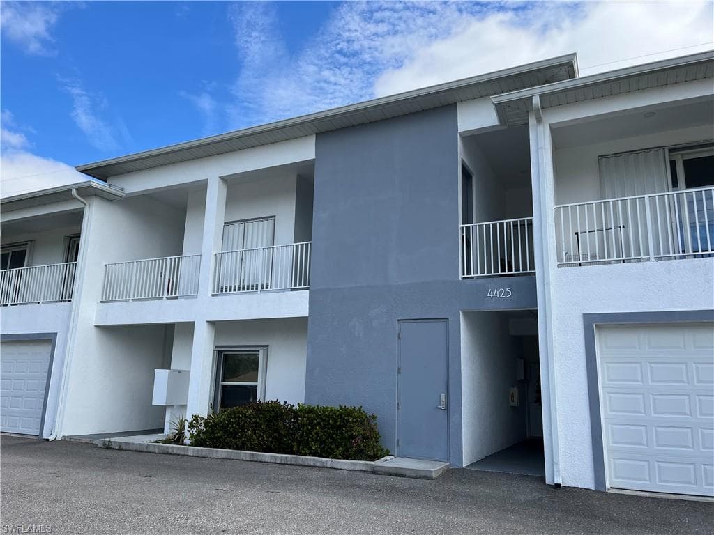 4425 SW Santa Barbara PL 203 CAPE CORAL, FL 33914
