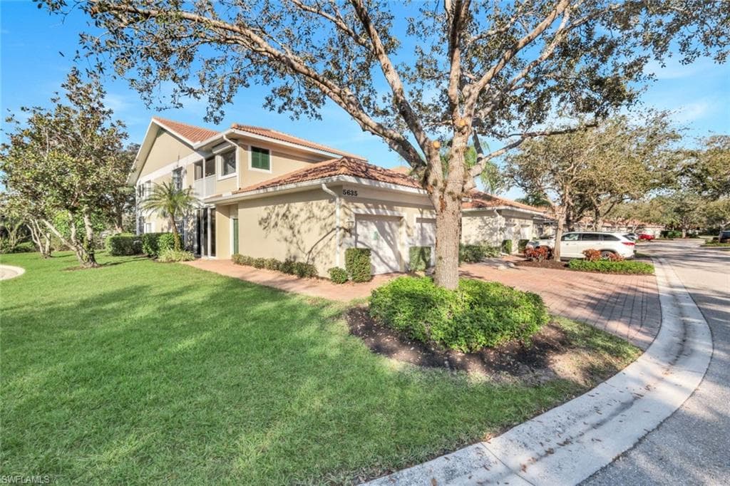 5635 Sherborn DR 201 NAPLES, FL 34110