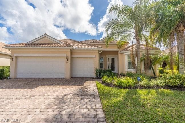 8562 Julia LN NAPLES, FL 34114