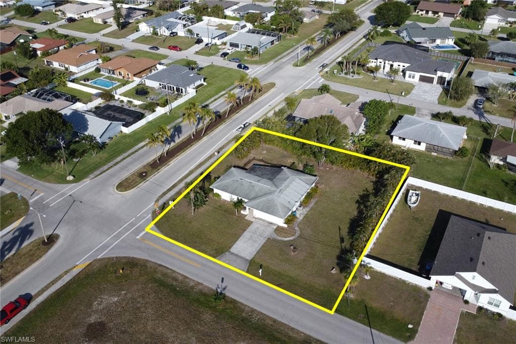 455 SE 16th PL CAPE CORAL, FL 33990