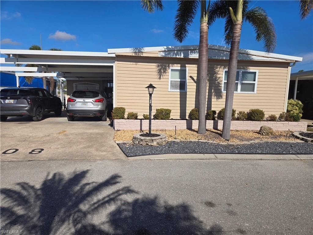 308 Crampton LN NORTH FORT MYERS, FL 33903