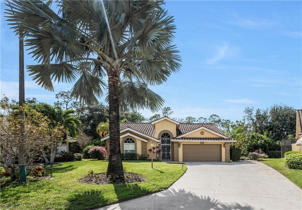 593 Country Walk CT NAPLES, FL 34104