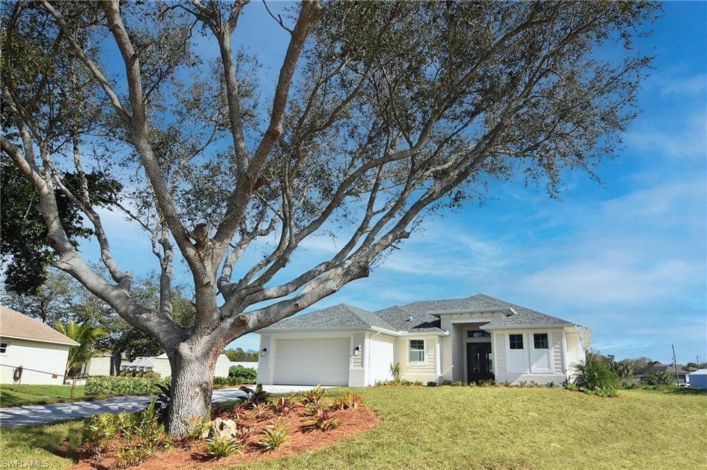 6321 Castlewood CIR FORT MYERS, FL 33905