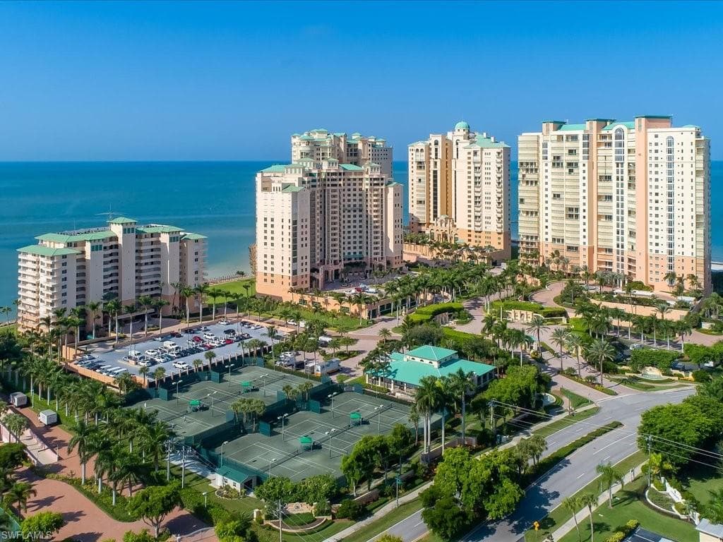 980 Cape Marco DR 2004 MARCO ISLAND, FL 34145