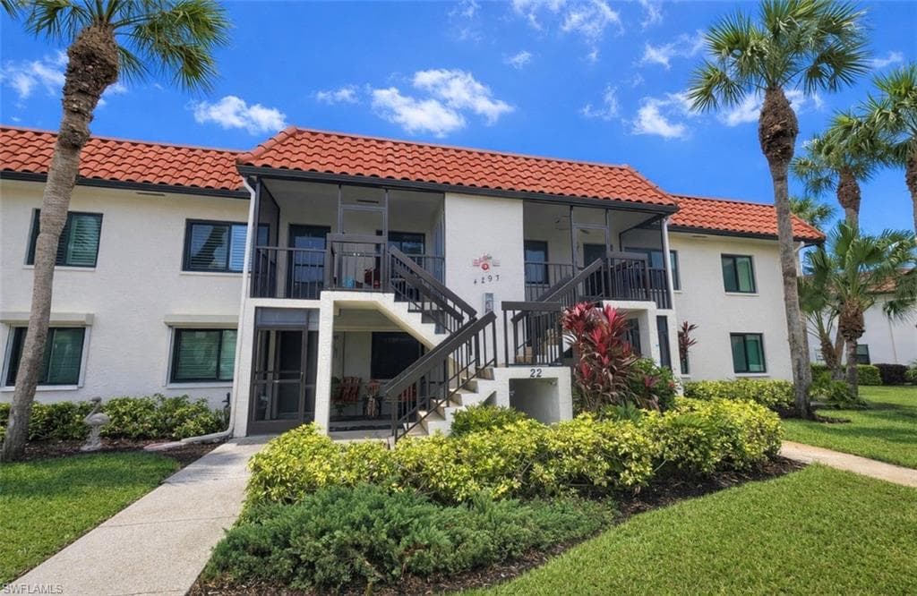 4293 27th CT SW 203 NAPLES, FL 34116