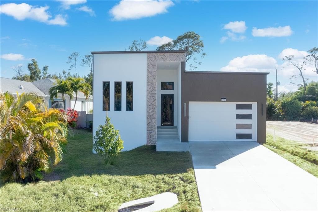 3238 Andrews AVE NAPLES, FL 34112