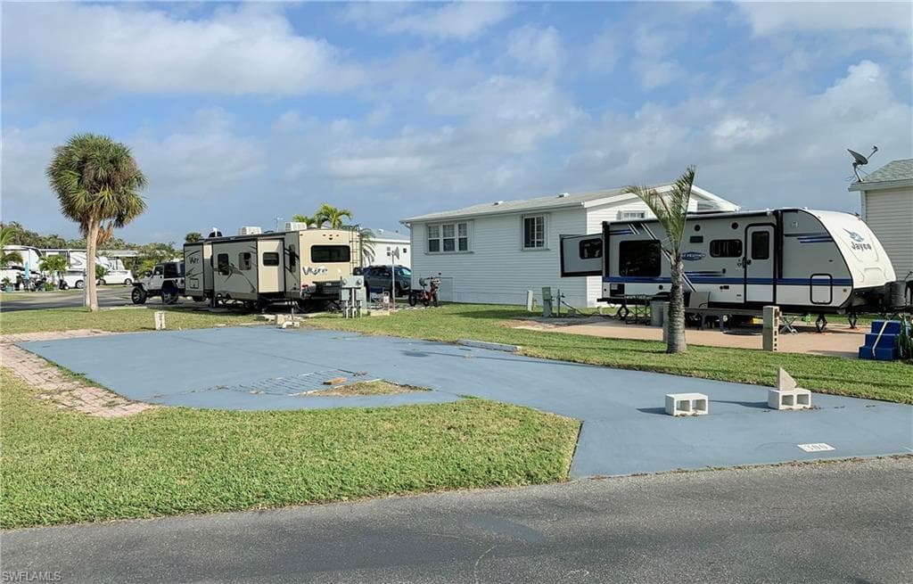 19681 Summerlin #300F RD FORT MYERS, FL 33908