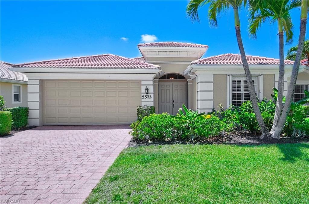 5572 Lago Villaggio WAY NAPLES, FL 34104