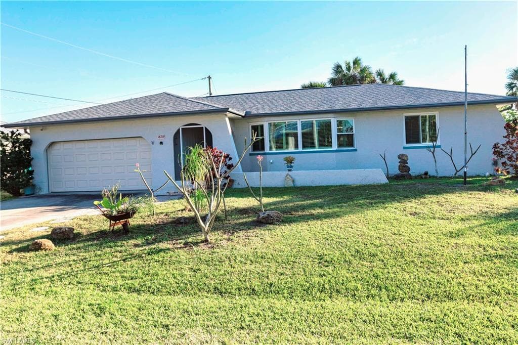 18719 Van Nuys CIR PORT CHARLOTTE, FL 33948