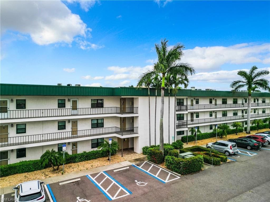 1747 Pebble Beach DR 214 FORT MYERS, FL 33907