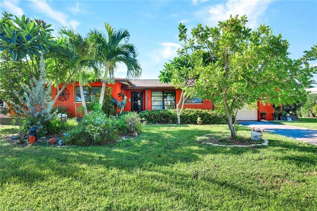 436 Coral DR CAPE CORAL, FL 33904