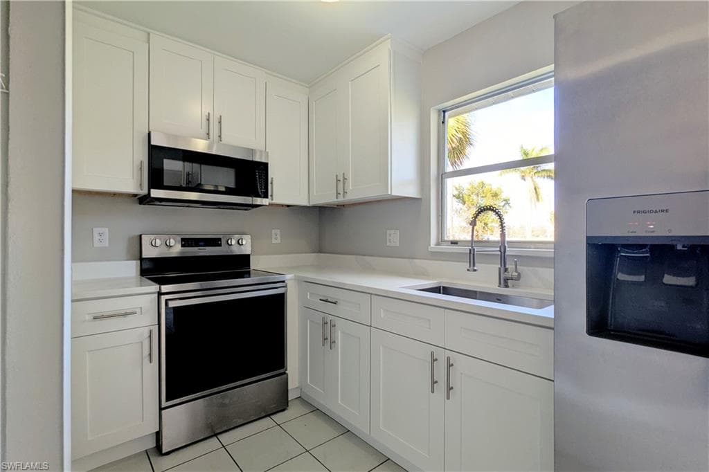 431 NE Pine Island LN 3 CAPE CORAL, FL 33909