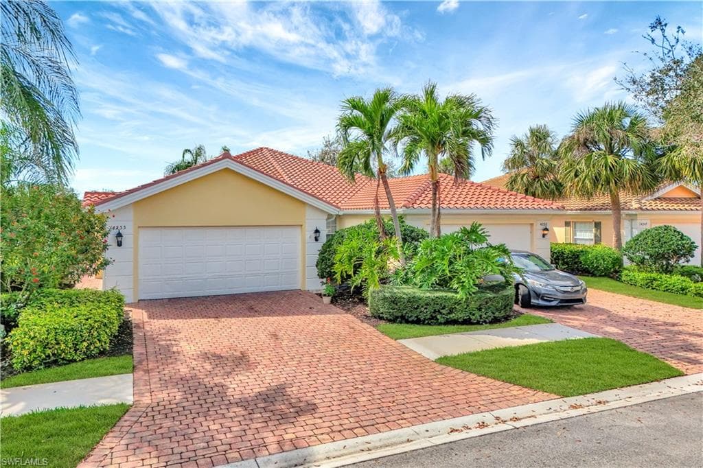 4255 Redonda LN NAPLES, FL 34119