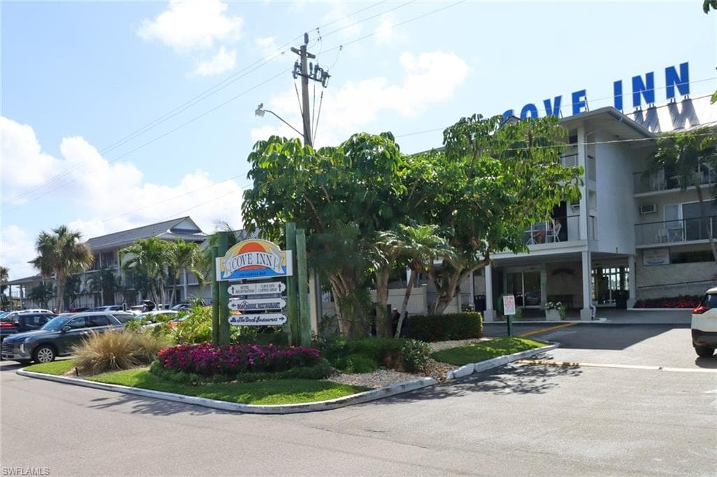 900 Broad AVE S 138 NAPLES, FL 34102