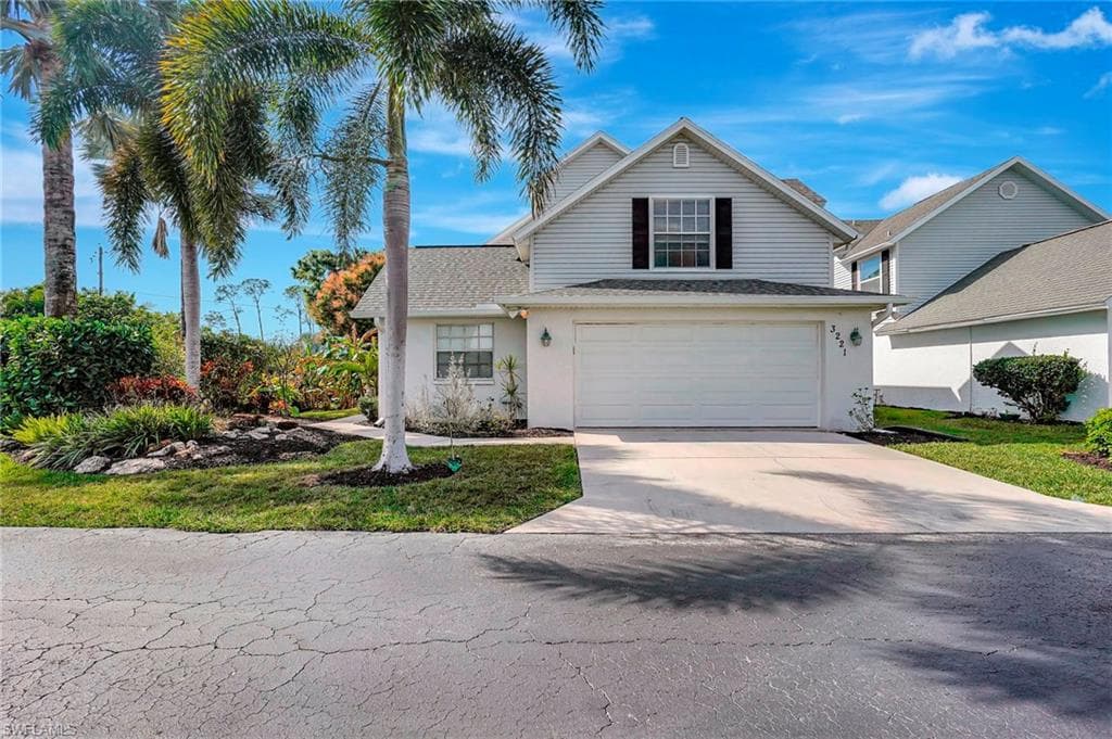 3221 Carriage CIR NAPLES, FL 34105