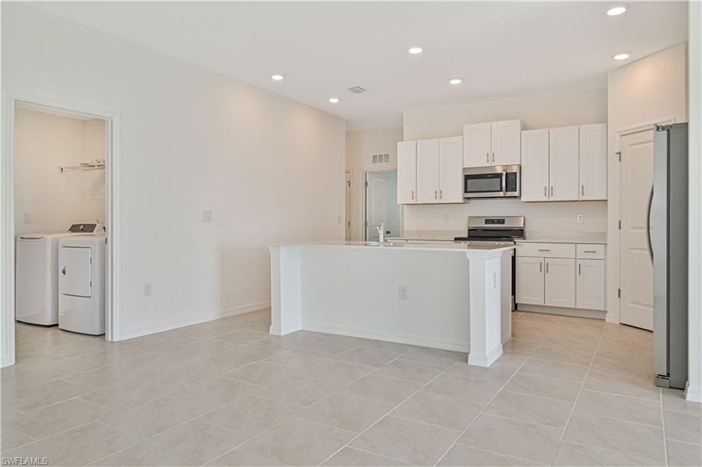 4022 San Clemente CT NORTH FORT MYERS, FL 33917