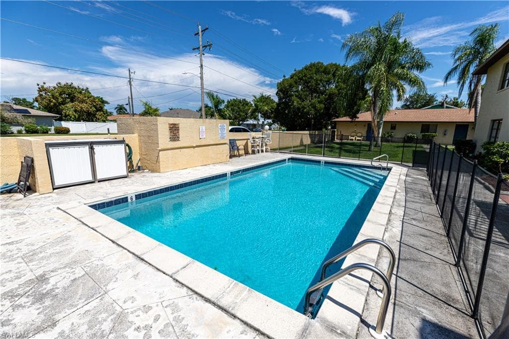 1104 SE 8th ST 7 CAPE CORAL, FL 33990