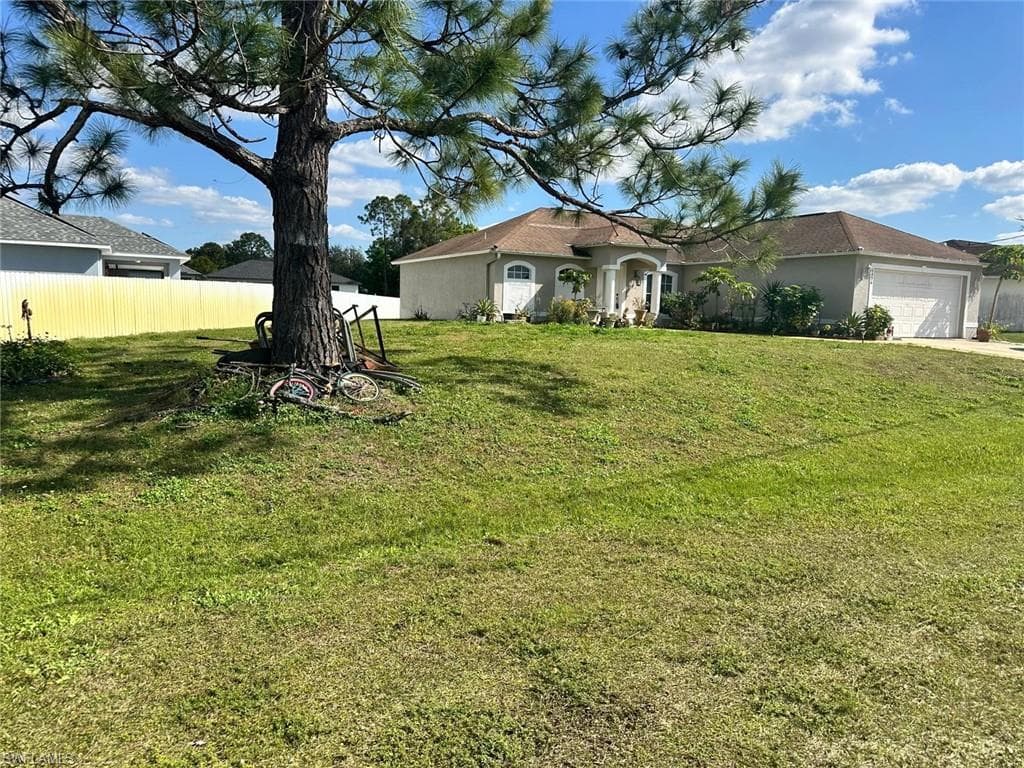 1126 Adeline AVE LEHIGH ACRES, FL 33971