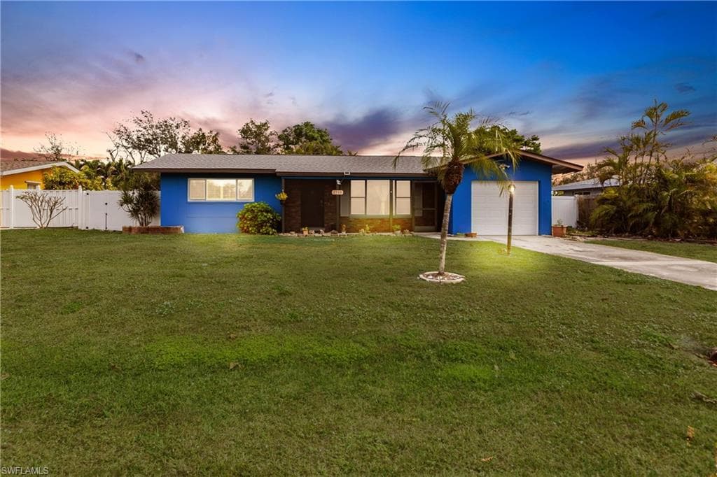 2715 SE 16th PL CAPE CORAL, FL 33904
