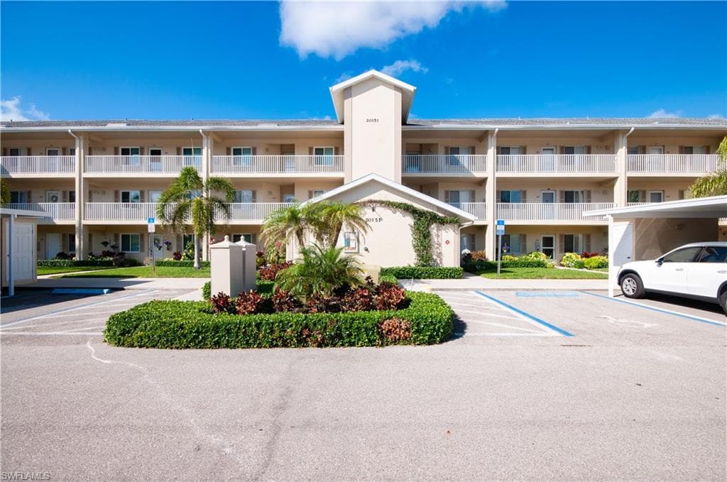 20151 Ian CT 201 ESTERO, FL 33928