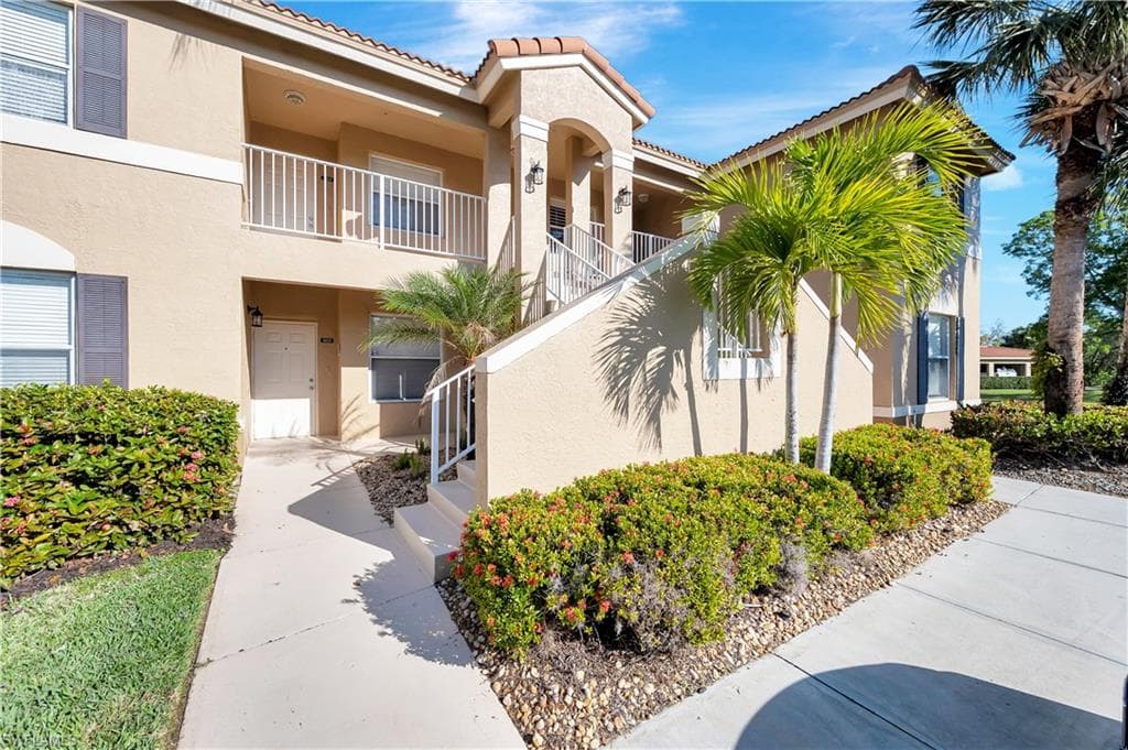 2485 Millcreek LN 103 NAPLES, FL 34119
