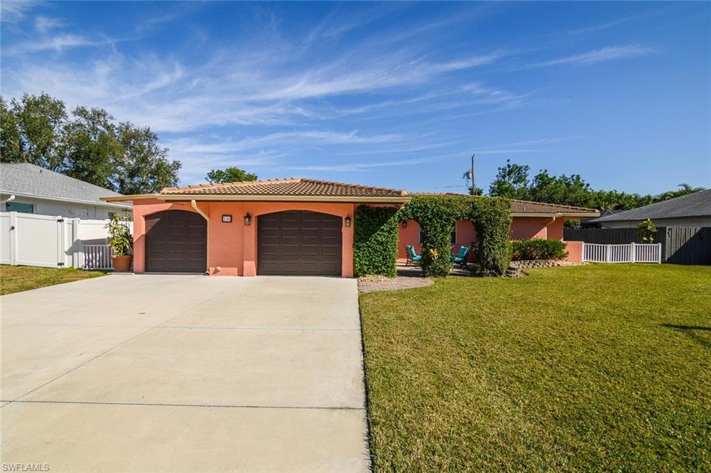 136 Coral Vine DR NAPLES, FL 34110