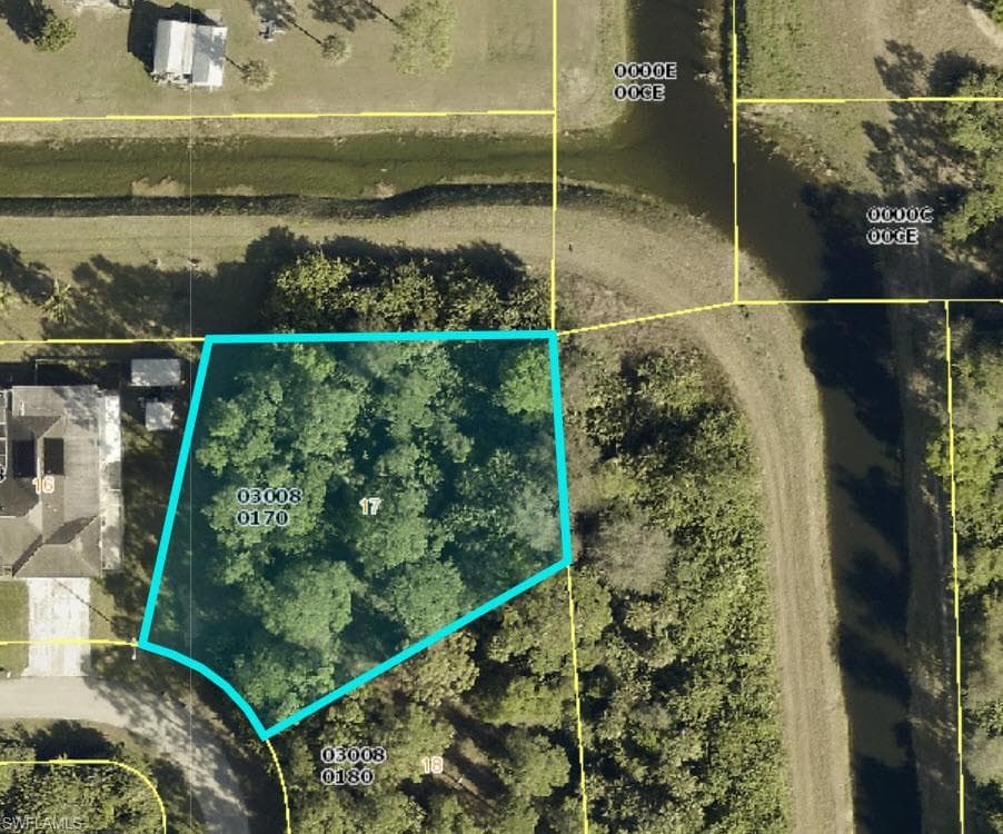 883 Porter ST E LEHIGH ACRES, FL 33974