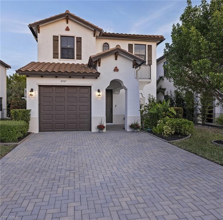 8987 Madrid CIR NAPLES, FL 34104
