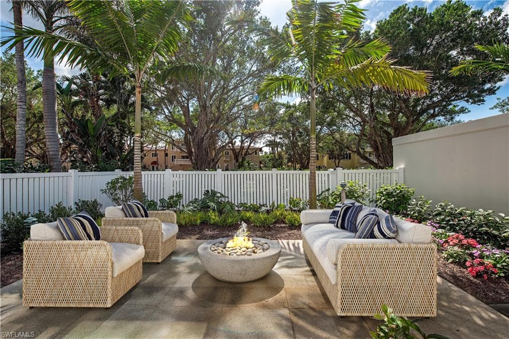 361 3rd AVE S 361 NAPLES, FL 34102