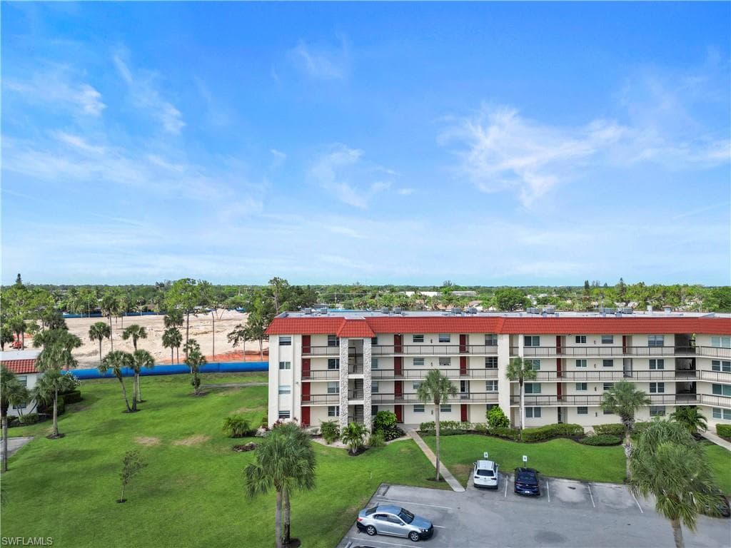 4372 27th CT SW 301 NAPLES, FL 34116