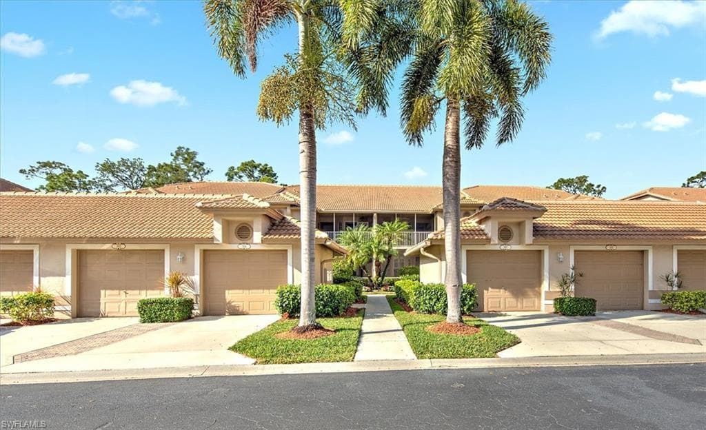 8025 Tiger CV 3-306 NAPLES, FL 34113