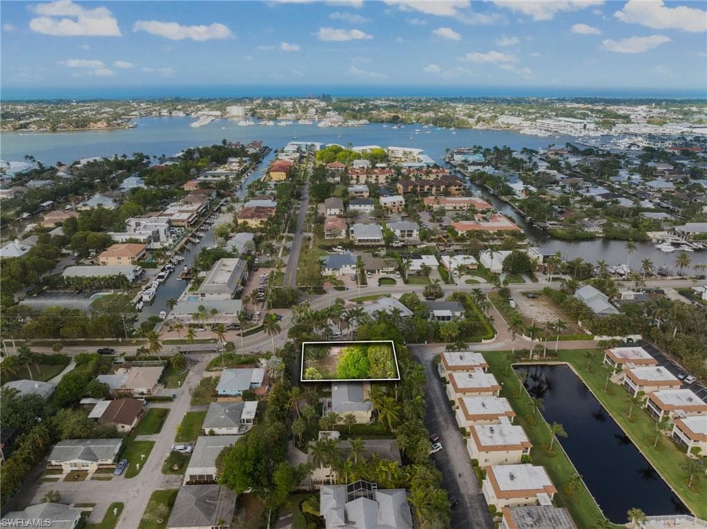 1205 Sandpiper ST NAPLES, FL 34102