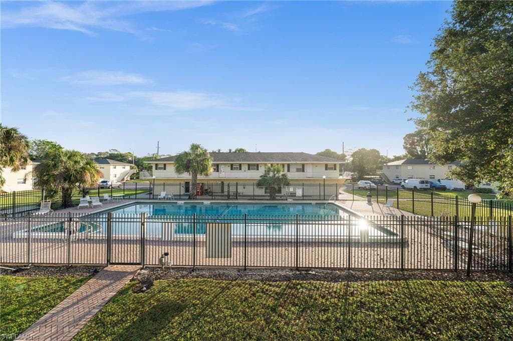 3325 Airport RD N J8 NAPLES, FL 34105